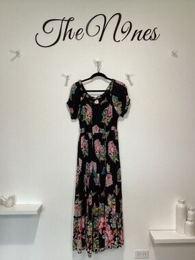 Boho Black Floral w/ Gold Strands Midi Dress Smocked Waisted NWT Size L/XL